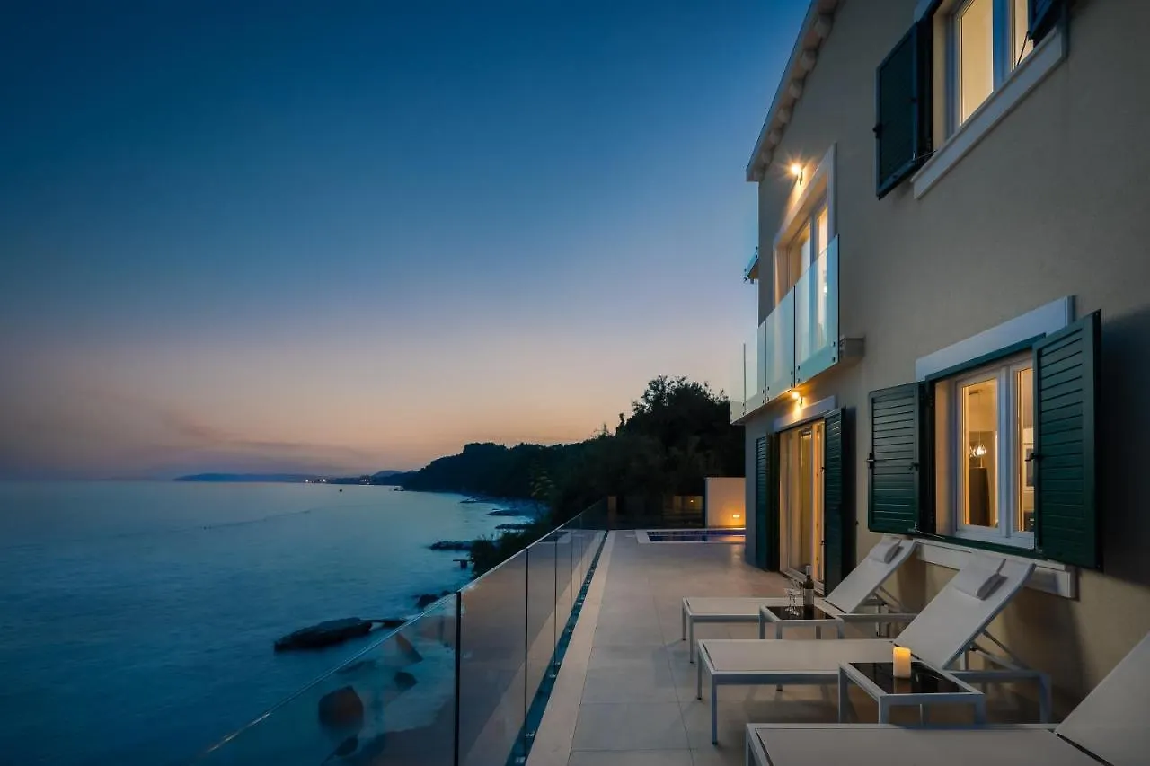 Epetium Beach Villa 스플리트