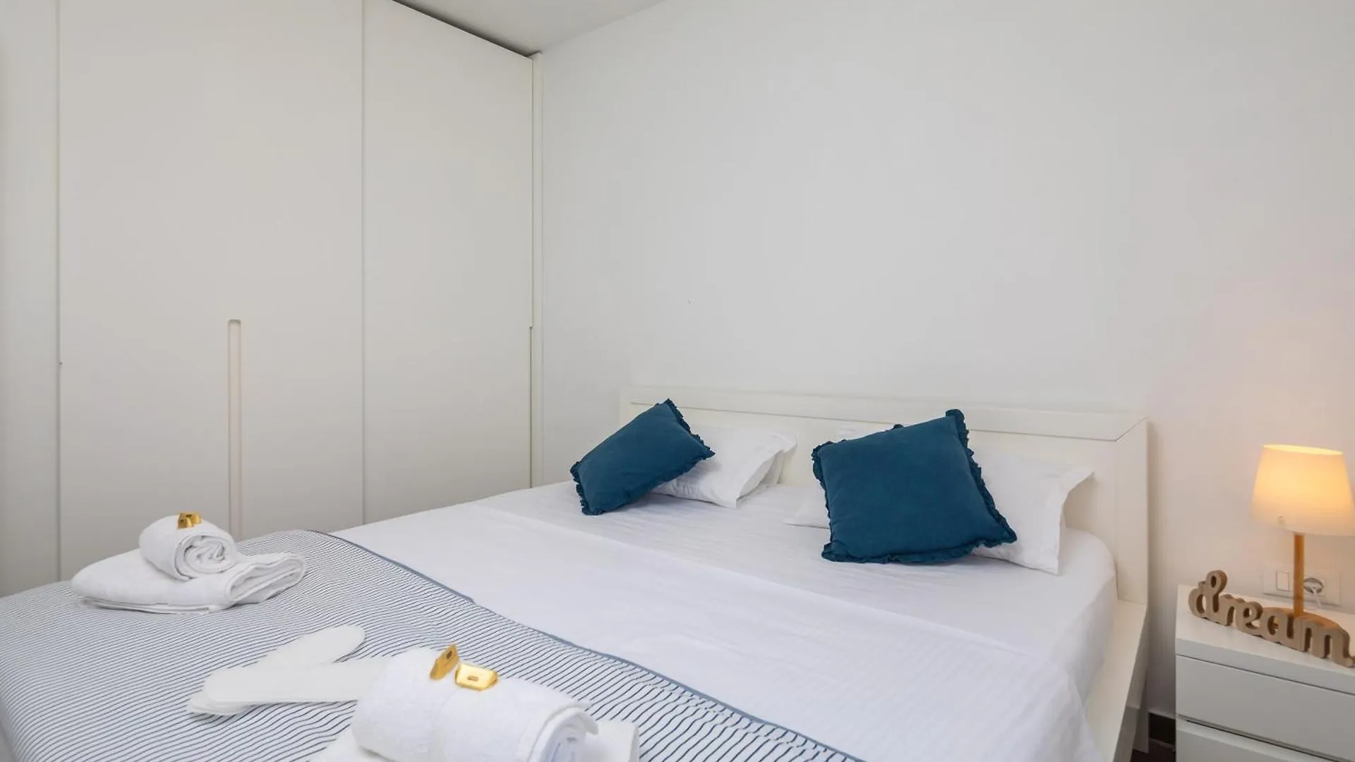 Epetium Beach Villa 스플리트 크로아티아