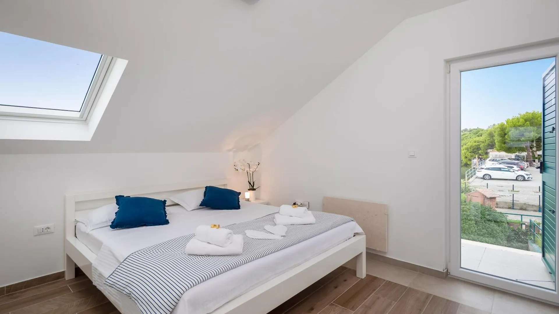 Epetium Beach Villa 스플리트