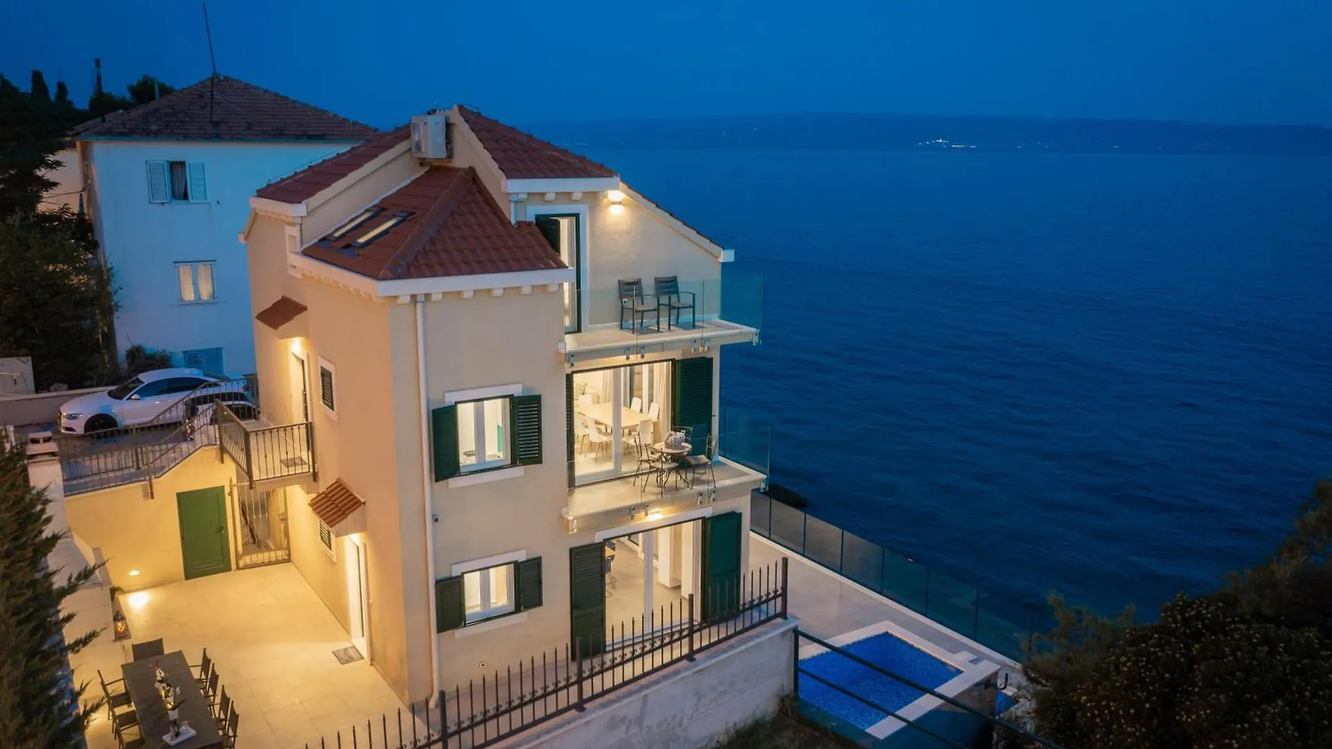 Epetium Beach Villa 스플리트 크로아티아