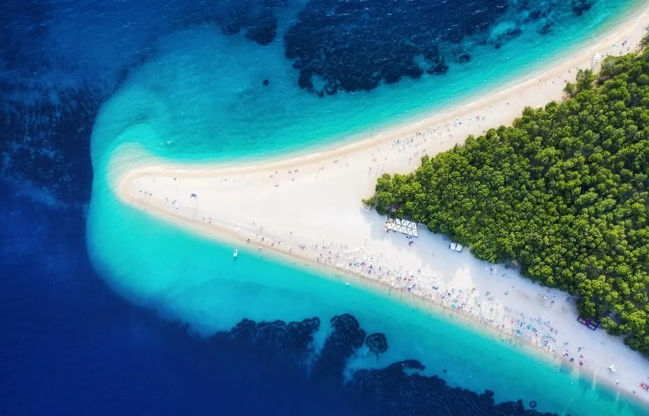 Epetium Beach Villa Split 0*,  Kroatië